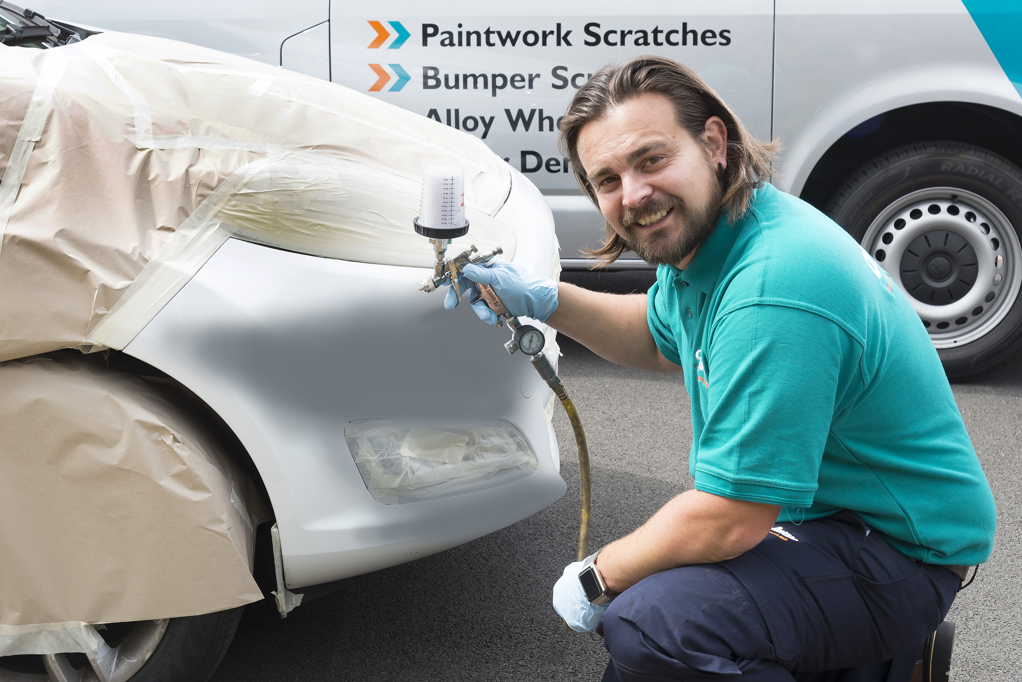 ChipsAway Franchisee Spraying Car