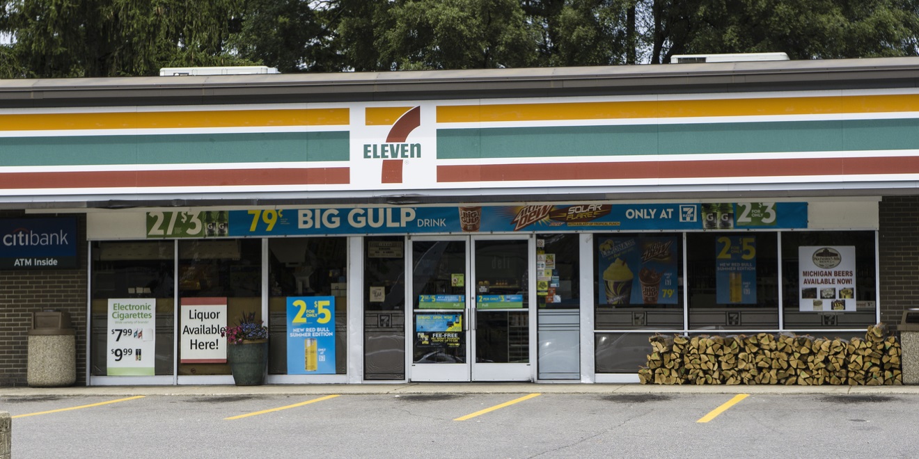 What is the history of the 7-Eleven convenience store franchise?